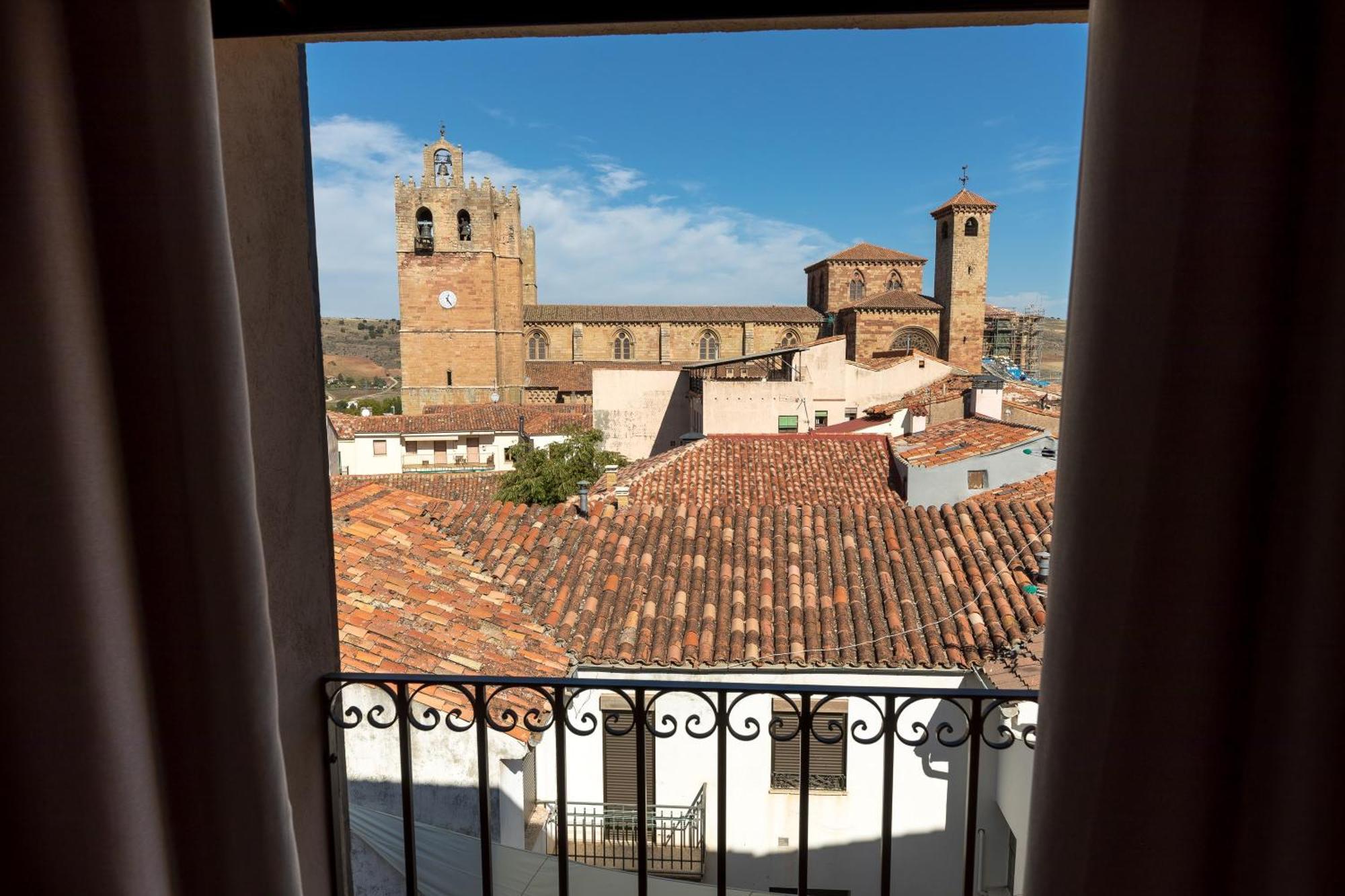Infinitvm Hotel Siguenza Exterior photo